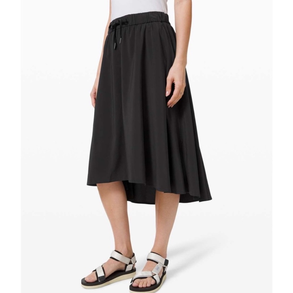 NWT Lululemon Time To Flounce black skirt size 6